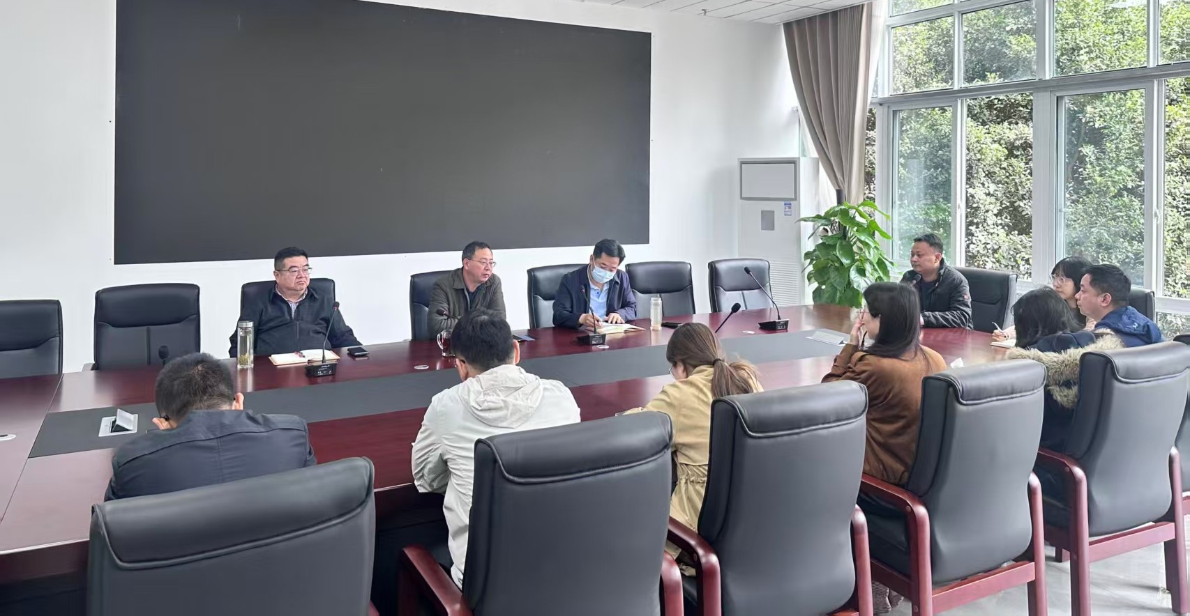 攀盐公司综合保障部门召开复工复产收心会