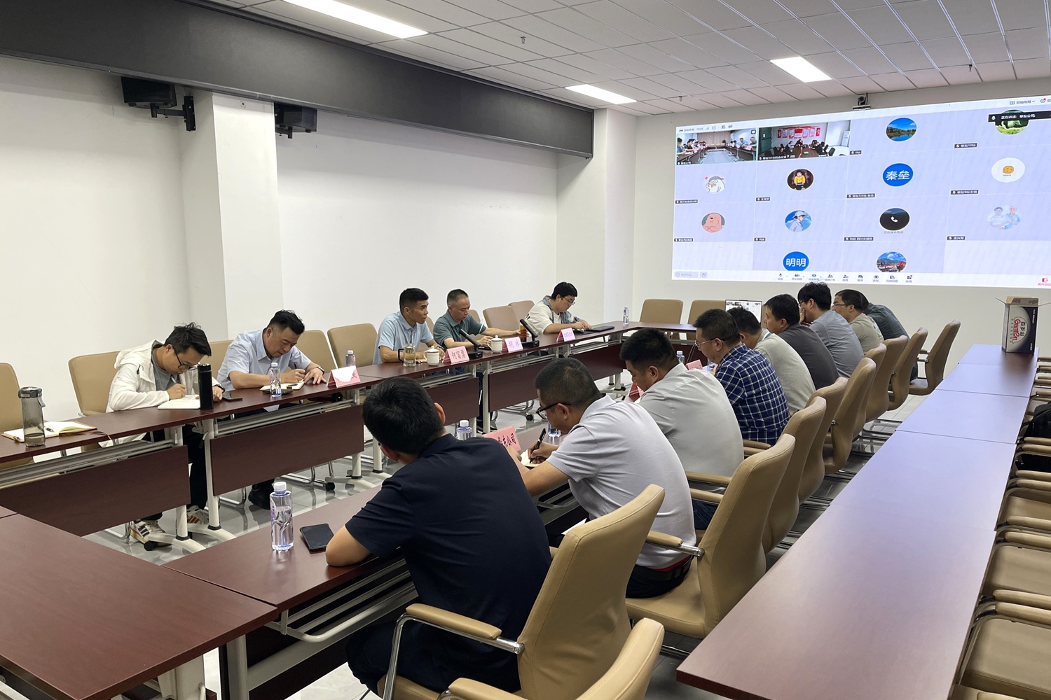 攀盐公司召开项目设计施工技术讨论会